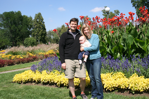 Family picture at the Washington Park Flower Garden in Denver